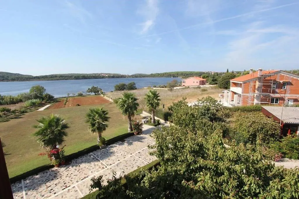Apartments Anita Pomer 2*,  Croatia