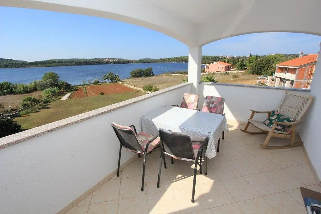 ** Guest house Apartments Anita Pomer Croatia