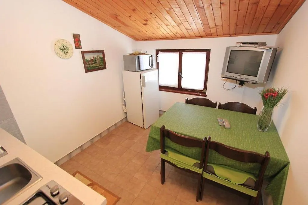 Apartments Anita Pomer 2*,  Croatia