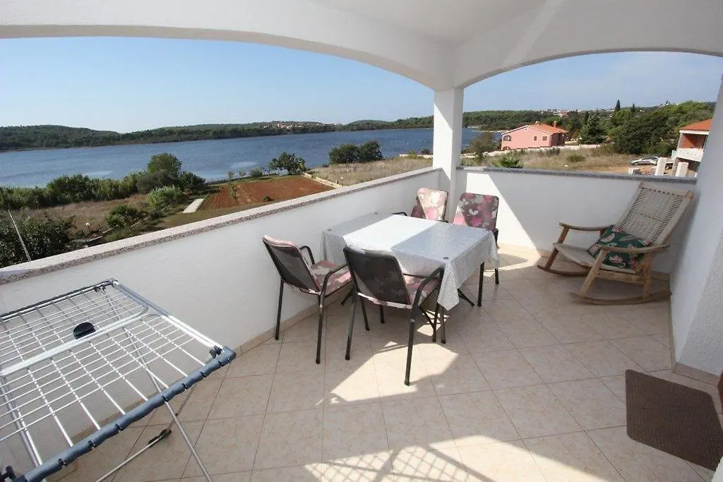 Apartments Anita Pomer Guest house